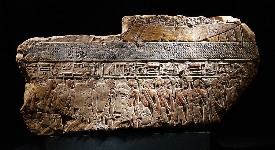 Luxor Museum Relief Siegesparade 01